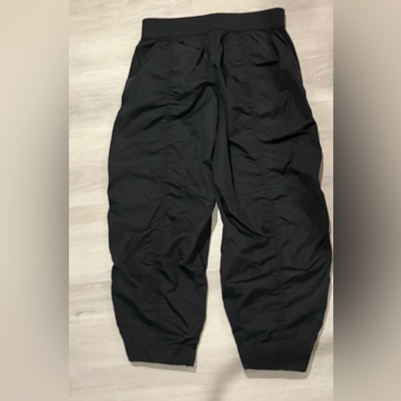 LULULEMON MID RISE RUCHED CROP - Picture 5 of 7